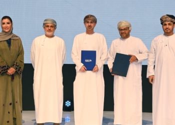 بقيمة تتجاوز الـ 100 مليون ريال.. توقيع اتفاقيات لمشروعات سكنية بمسقط
