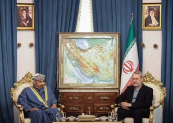 السيد حمود بن فيصل يدعو من طهران إلى توسيع التعاون الاقتصادي والأمني بين سلطنة عُمان وإيران