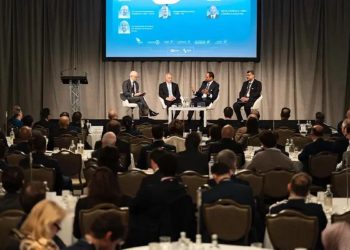 عُمان بين النَفطِ والمُستَقبَل: هل يَنجَحُ الرهانُ الجديد؟