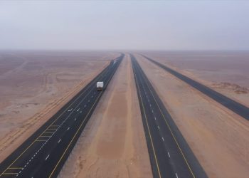 إسناد مشروعي استكمال الأعمال لازدواجية طريق السلطان سعيد بن تيمور والأعمال من مشروع سناو- محوت- الدقم