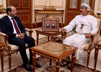وزير المكتب السلطاني يستقبل السفير الباكستاني