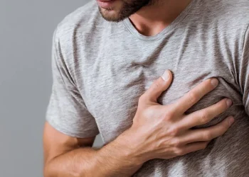 تحذير علمي: عدوى فيروسية شائعة قد تضاعف مخاطر أمراض القلب والدماغ