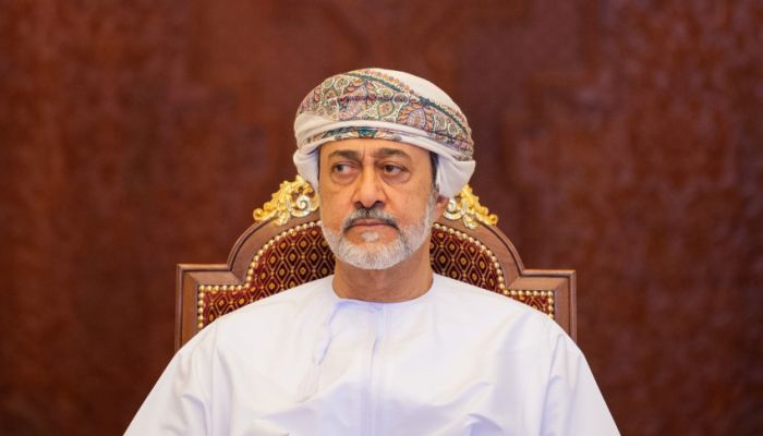 عاجل .. جلالة السلطان يلقي كلمة خلال زيارة قاعة مجلس مدينة مدريد