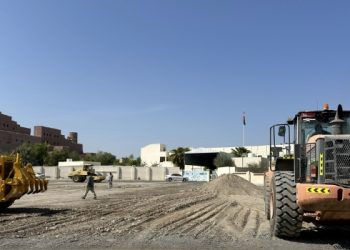 تواصل رصف الطرق الداخلية بكافة ولايات جنوب الباطنة