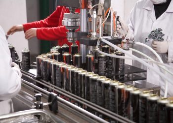 سلطنةُ عُمان تعزّز تنافسية القطاع الخاص عبر مبادرة الشركات المجيدة