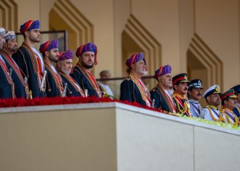 بالصور.. جلالة السلطان يرعى الاستعراض العسكريَ الكبير
