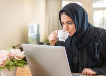 دراسة: العمل من المنزل يُعزز الصحة النفسية للنساء أكثر من الرجال