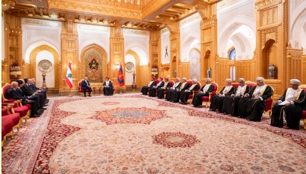 جلالةُ السُّلطان المعظّم والرئيس اللُّبناني يعقدان جلسة مباحثات رسميّةً