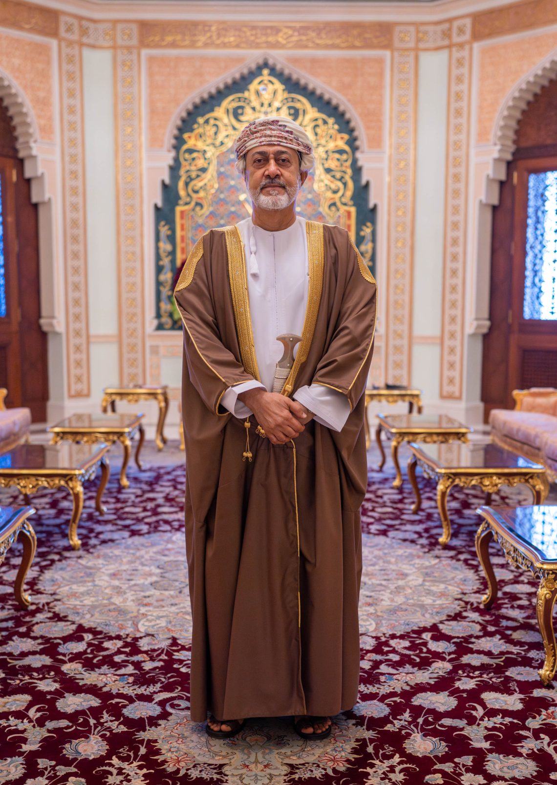 جلالة السلطان يستقبل وزير الخارجية السعودي بقصر البركة