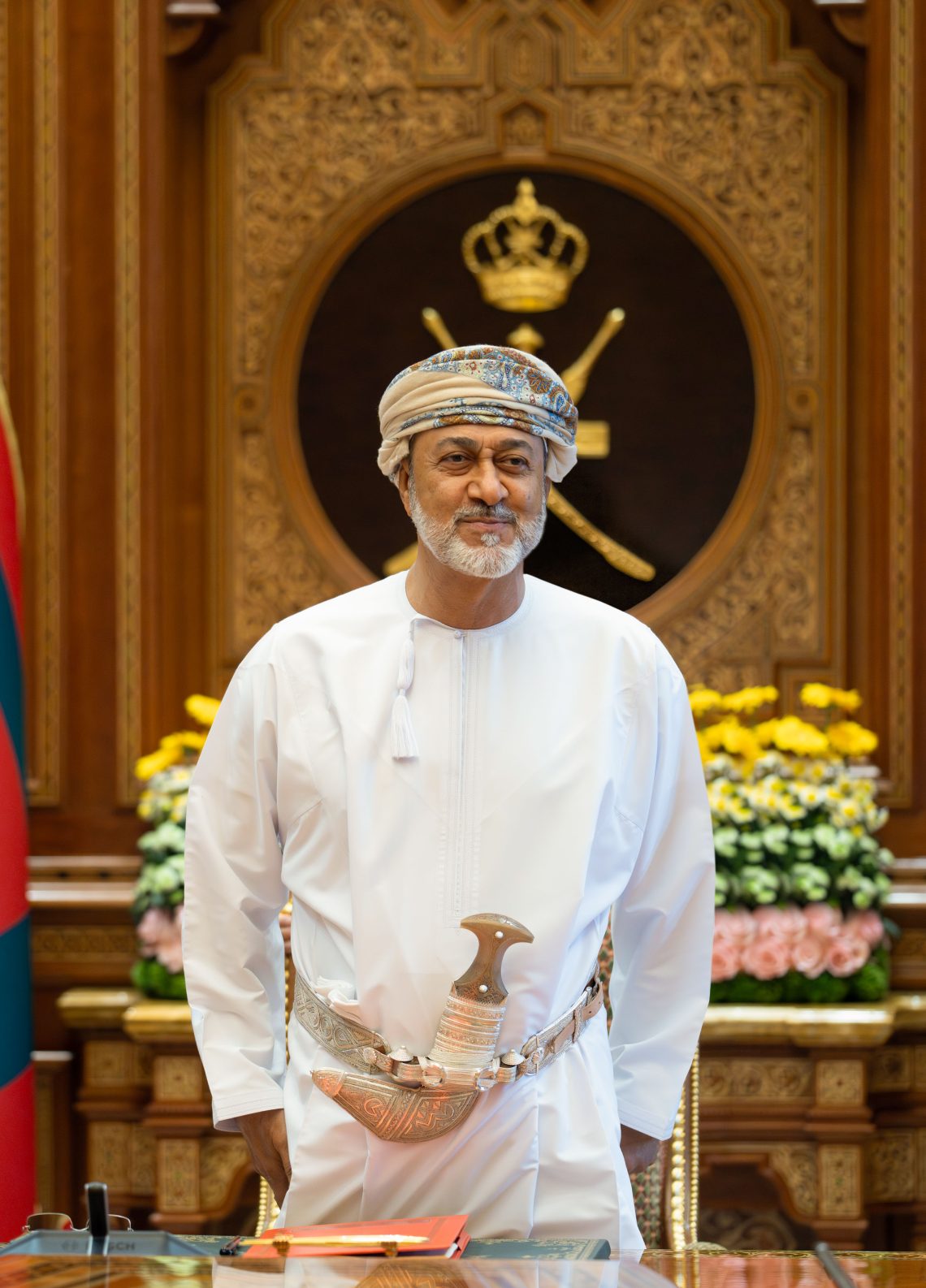 جلالة السلطان يستقبل وزير الخارجية السعودي بقصر البركة