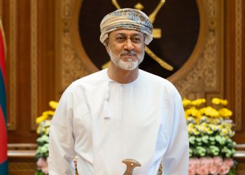 جلالة السلطان يستقبل وزير الخارجية السعودي بقصر البركة