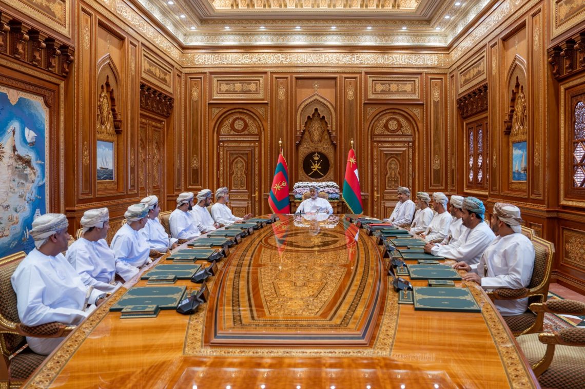 بالصور.. تفاصيل لقاء جلالة السلطان برئيس وأعضاء مكتب مجلس الشورى