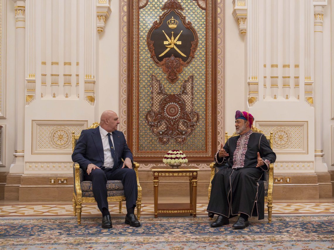 جلالة السلطان يعقد لقاء خاصا مع الرئيس اللبناني