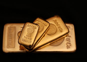 أسعار الذهب تستقر قرب أعلى مستوى في 7 أسابيع