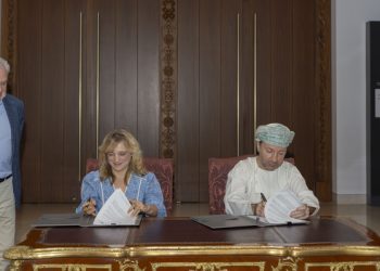 سلطنة عمان وبلجيكا توقعان اتفاقية لإقامة معرض عجائب العالم