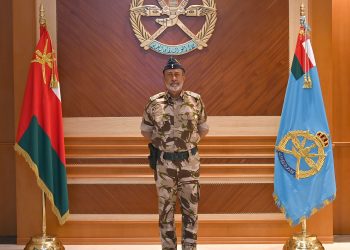 بالصور .. جلالة السلطان يتفضل بزيارة قاعدةِ المصنعة الجويّة بسلاح الجو السلطاني