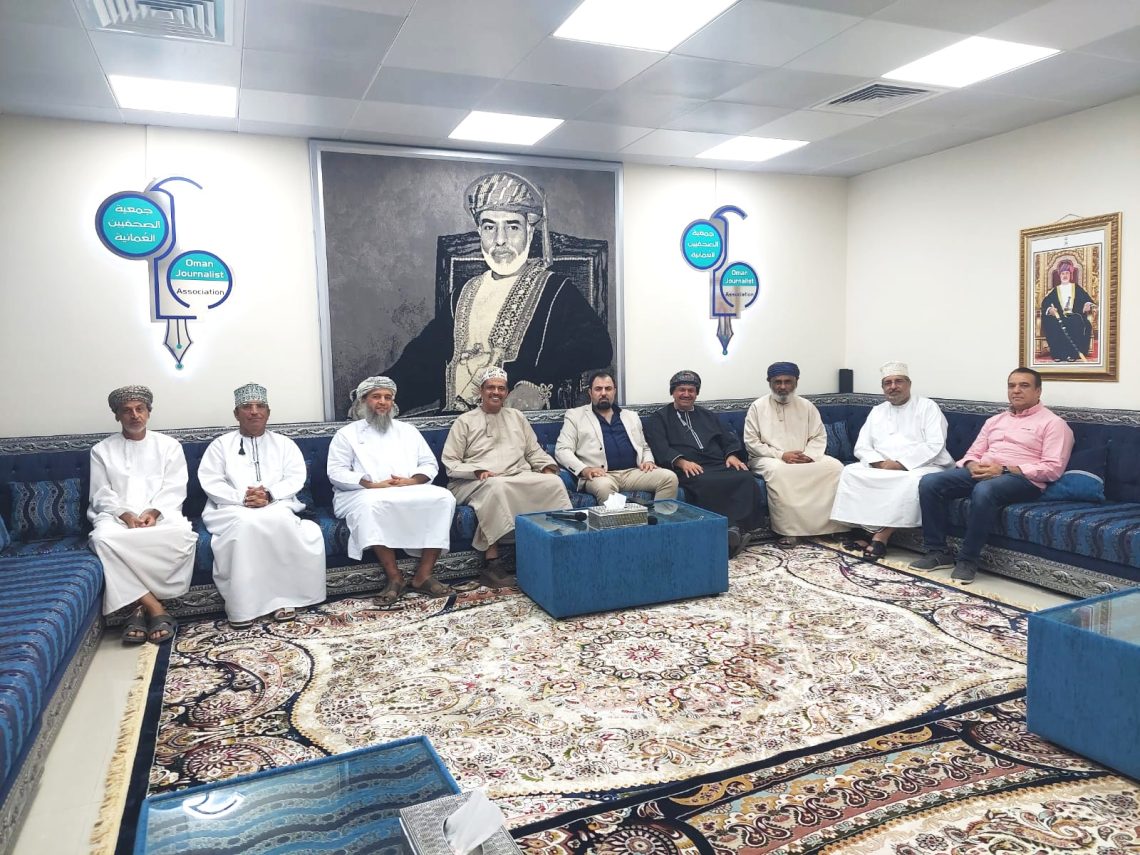 لقاء موسّع بجمعية الصحفيين العُمانية يناقش واقع الصحافة الإلكترونية والتعاون المشترك