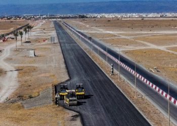 تنفيذ مشروع صيانة وتأهيل طريق المعمورة–طاقة بظفار
