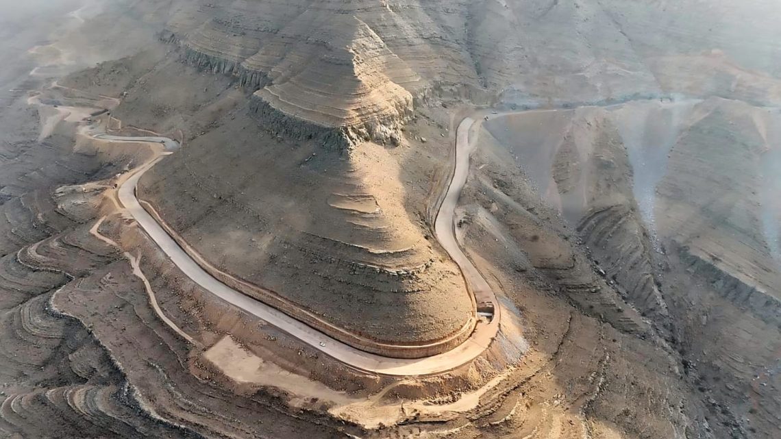 64 % نسبة الإنجاز في مشروع طريق السُّلطان فيصل بن تركي “دبا – ليما – خصب” بمسندم