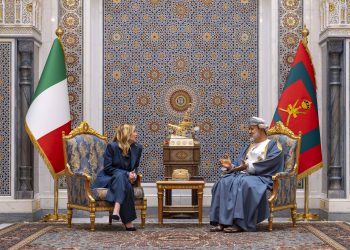 بالصور.. جلالة السلطان يعقد جلسة مباحثات مع رئيسة وزراء إيطاليا