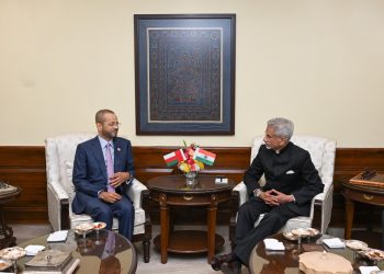 وزير الخارجية يبحث مع نظيره الهندي مسارات التعاون الثنائي