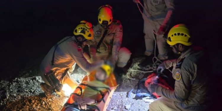 إصابة متوسطة لشخص إثر سقوطه من أعلى جبل بولاية مطرح