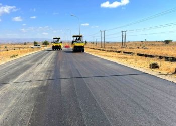 بهذه التكلفة.. إعادة صيانة وتأهيل طريق “طاقة ـ مدينة الحق” بولاية طاقة