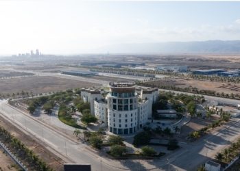 بدء التشغيل الفعلي لثلاثة مشروعات صناعية جديدة بالمنطقة الحرة بصلالة