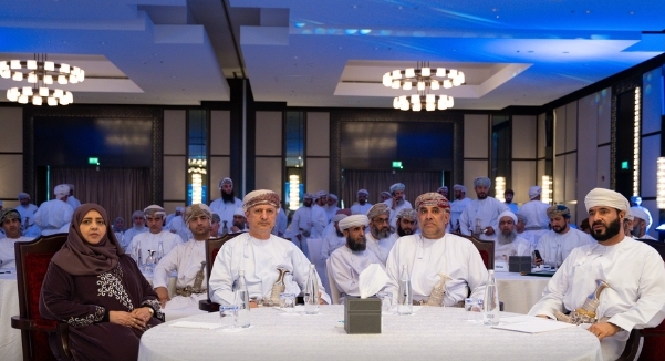 تخصيص أراضٍ استثمارية بمختلف ولايات سلطنة عُمان لصالح لجان الزكاة والفرق التطوعية