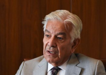 وزير الدفاع الباكستاني: إسرائيل شر ولعنة وترتكب إبادة جماعية في لبنان