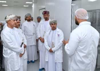 افتتاح مصنع “عز الدوائية”… ثمرة طموح رؤية عُمان 2040