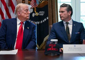 تحرك في الكونجرس لعزل وزير الحرب الأمريكي وتفعيل “التعديل 25” ضد ترامب