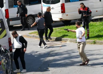 3 قتلى في إطلاق نار قرب القنصلية الإسرائيلية في اسطنبول