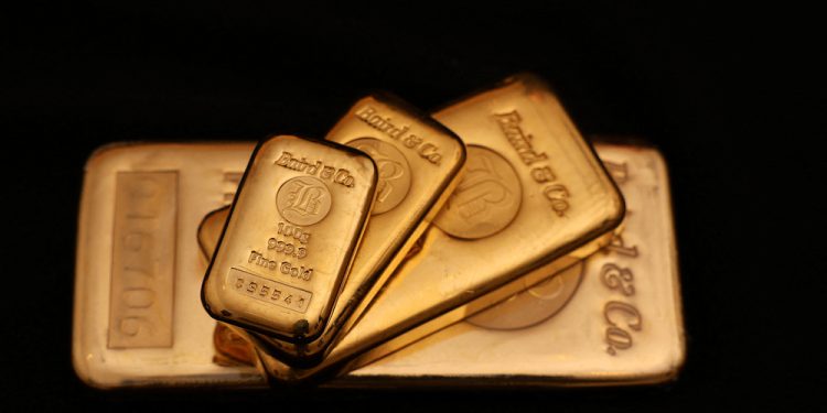 تراجع أسعار الذهب وسط ارتفاع سعر الدولار