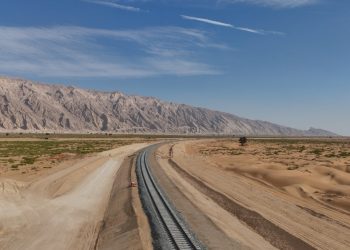 إنجاز 40 % من أعمال مشروع ربط سكك الحديد بين سلطنة عُمان والإمارات