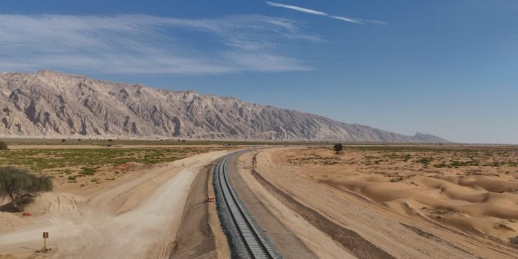 إنجاز 40 % من أعمال مشروع ربط سكك الحديد بين سلطنة عُمان والإمارات