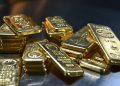 الذهب يتراجع بأكثر من 1 % بعد سلسلة مكاسب