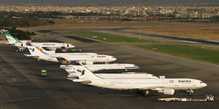 إيران تعيد فتح مجالها الجوي جزئيا