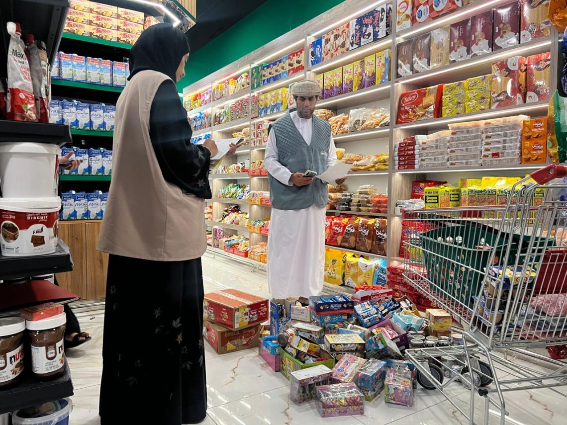 ضبط أكثر من ألف سلعة منتهية الصلاحية في الداخلية