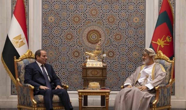 جلالة السلطان والرئيسُ المصري يعقدان لقاءً أخويًّا