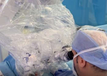 إجراء أول عمليّة باستخدام تقنية إغلاق القناة اللمفاويّة الداخليّة بالأذن بسلطنة عُمان