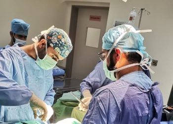 نجاح تدخّلين جراحيين عاجلين للعمود الفقري يُعزّزان اللامركزية الصحية بالمحافظات