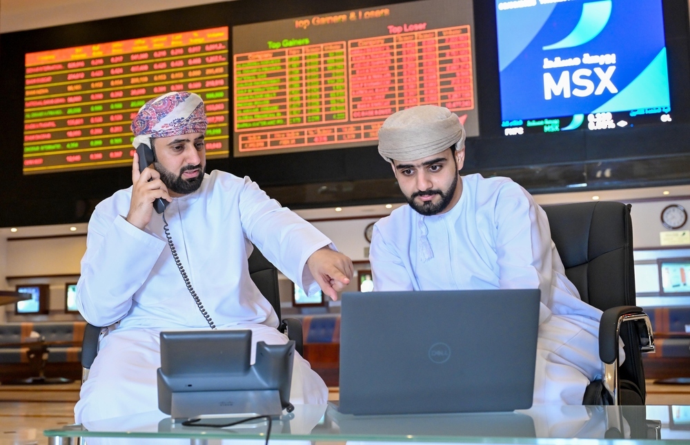 مؤشر بورصة مسقط يقلص خسائره.. وارتفاع التداولات إلى 288.7 مليون ريال