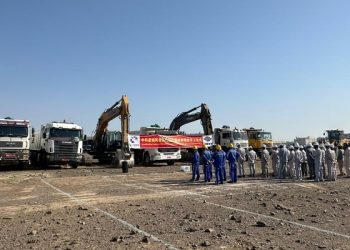 سلطنةُ عُمان تحتضنُ مشروعًا استراتيجيًّا لإنتاج مواد بطاريات الليثيوم أيون