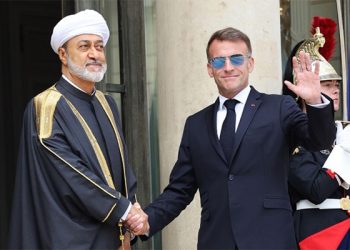 جلالة السلطان يبحث مع الرئيس الفرنسي المستجدات الإقليمية والدولية