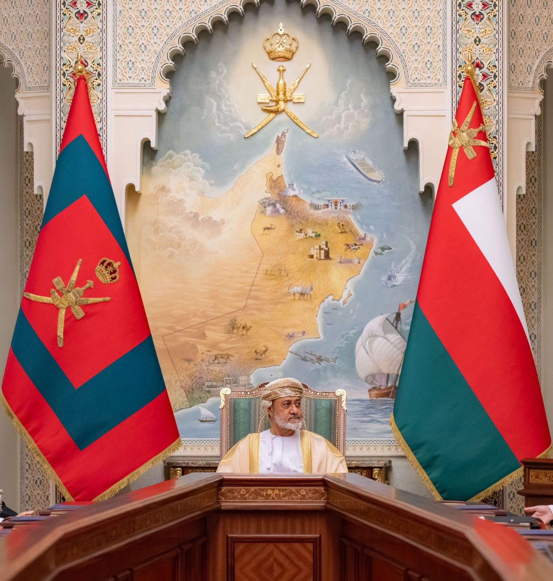 بالصور.. جلالة السلطان يترأس اجتماع مجلس الوزراء