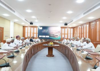 محافظ جنوب الباطنة يطلع على مشروع الحرم الجامعي للجامعة الوطنية للعلوم والتكنولوجيا بولاية الرستاق