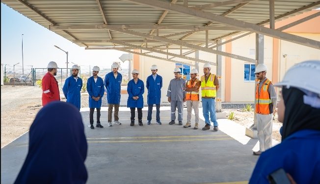 مركز الشباب و ميناء صحار والمنطقة الحرة يختتمان برنامج الاستدامة والطاقة المتجددة 