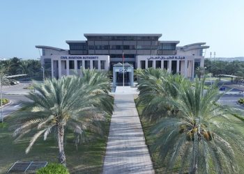 جهودٌ مُتكاملةٌ لتعزيز الاستدامة البيئية في قطاع الطّيران بسلطنة عُمان