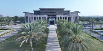 جهودٌ مُتكاملةٌ لتعزيز الاستدامة البيئية في قطاع الطّيران بسلطنة عُمان